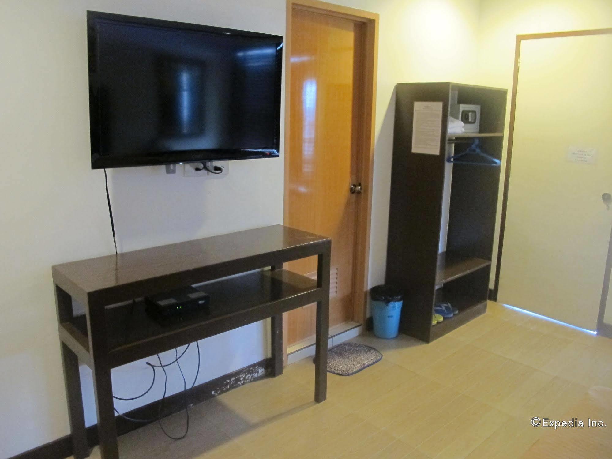 Bluefins Resort Lapu-Lapu City Bagian luar foto