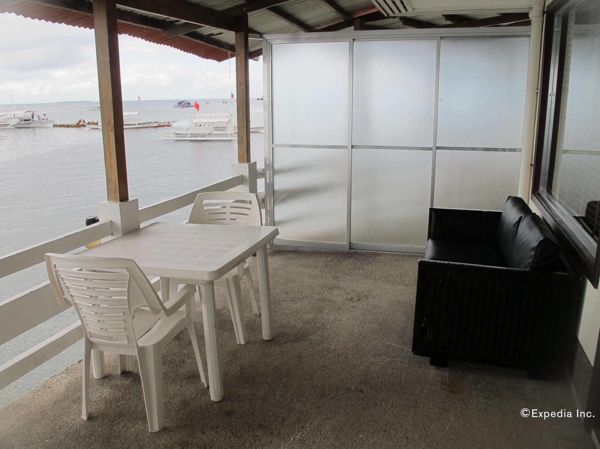 Bluefins Resort Lapu-Lapu City Bagian luar foto
