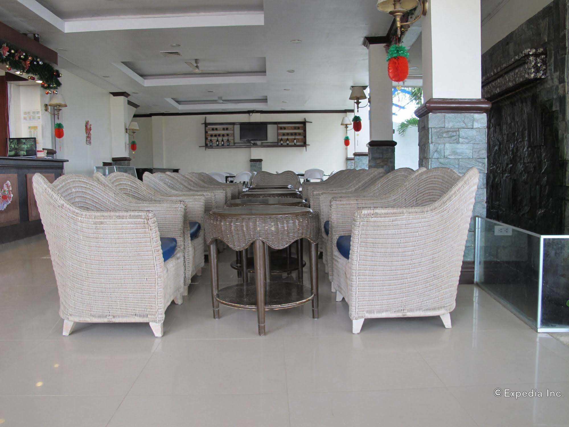 Bluefins Resort Lapu-Lapu City Bagian luar foto