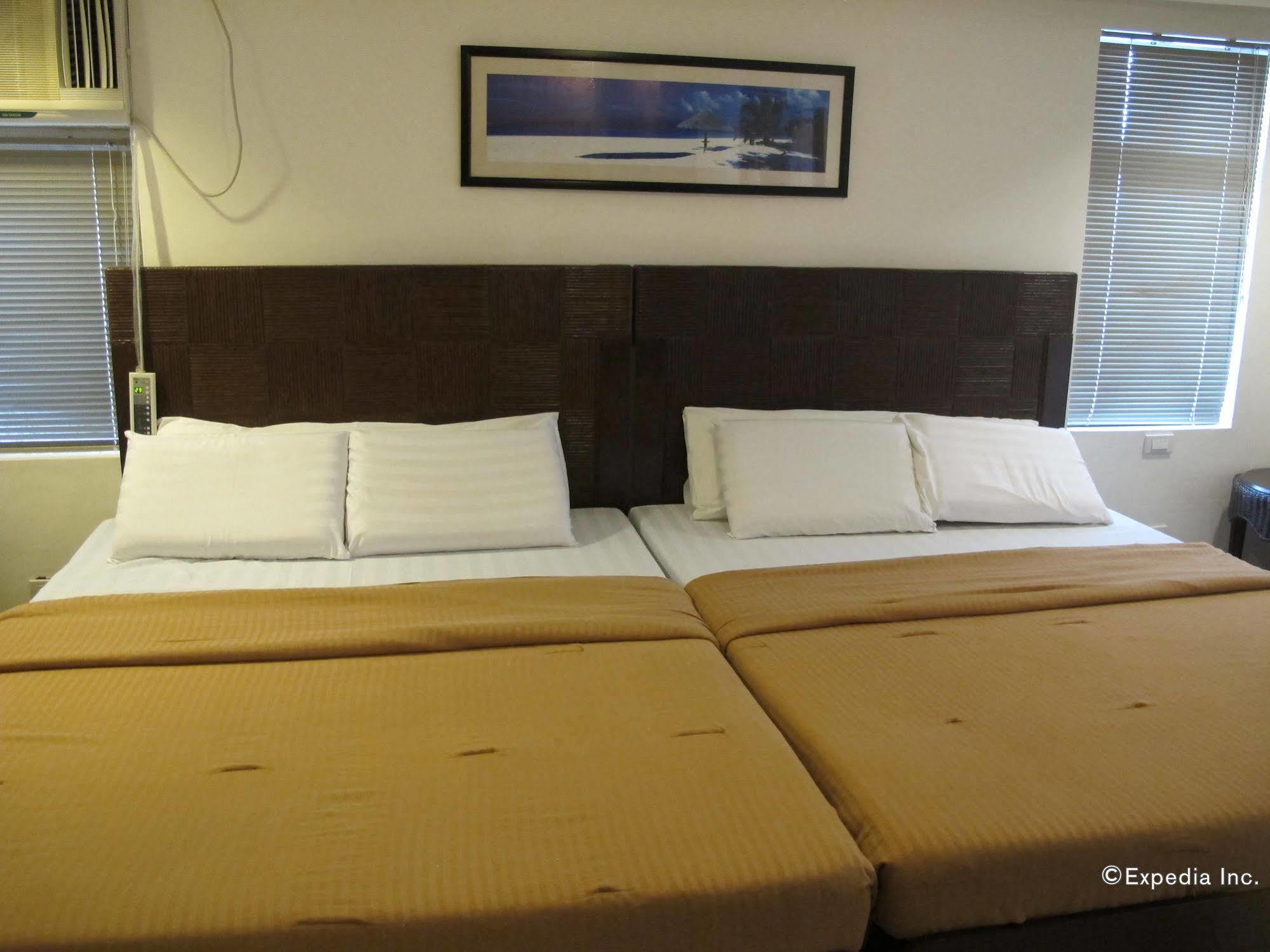 Bluefins Resort Lapu-Lapu City Bagian luar foto