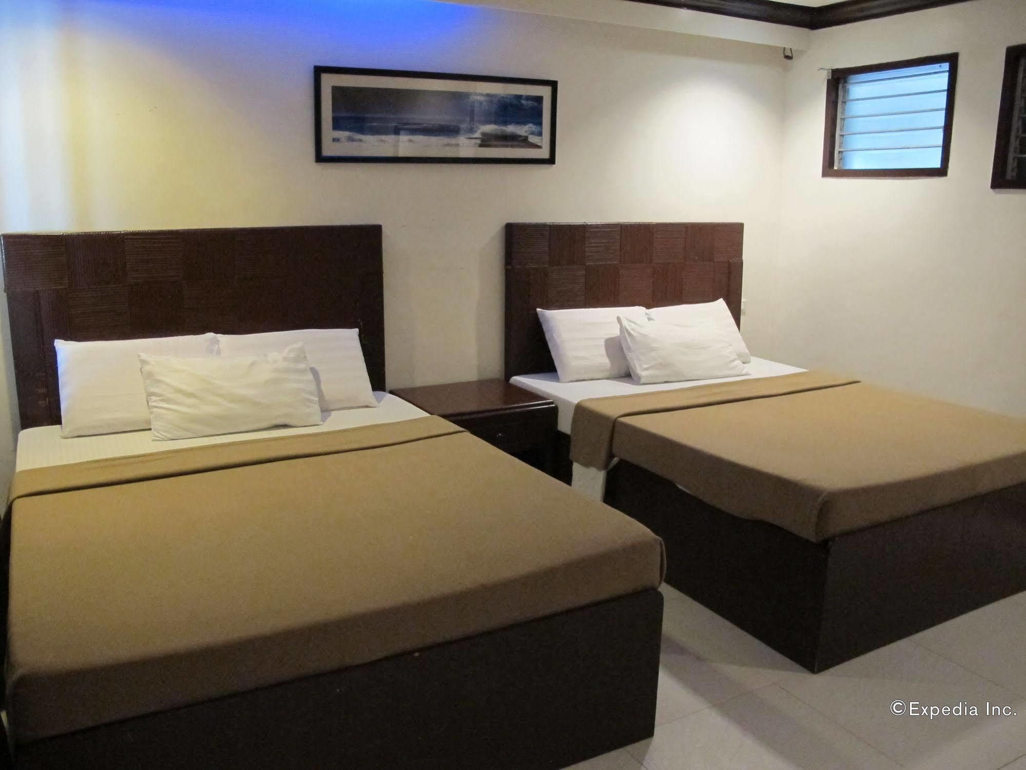 Bluefins Resort Lapu-Lapu City Bagian luar foto