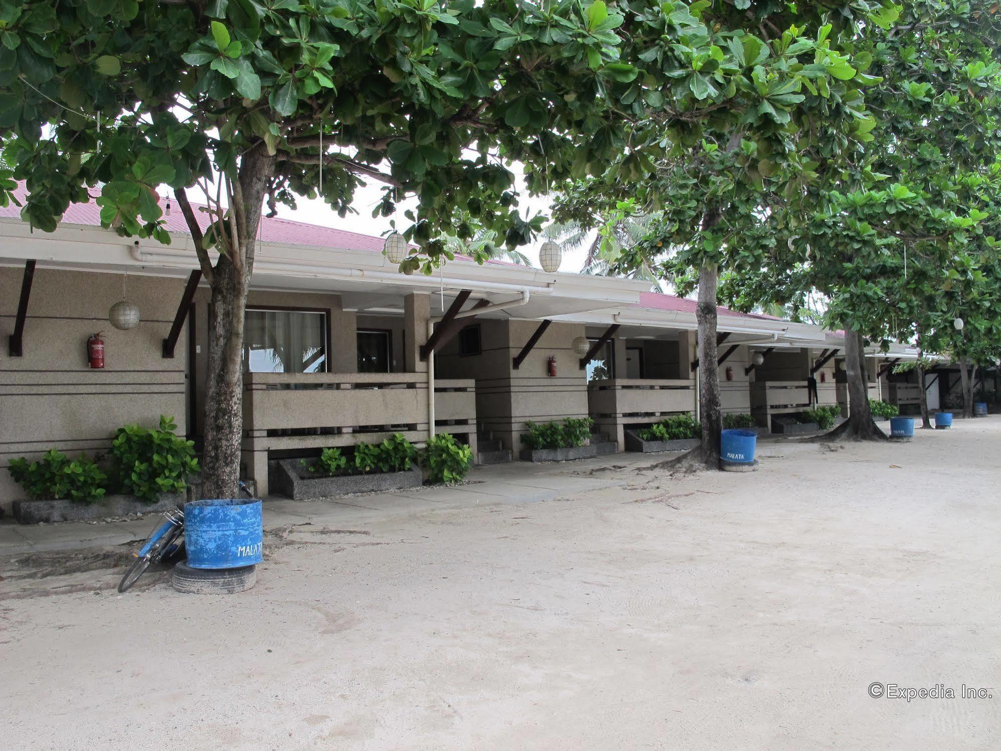 Bluefins Resort Lapu-Lapu City Bagian luar foto