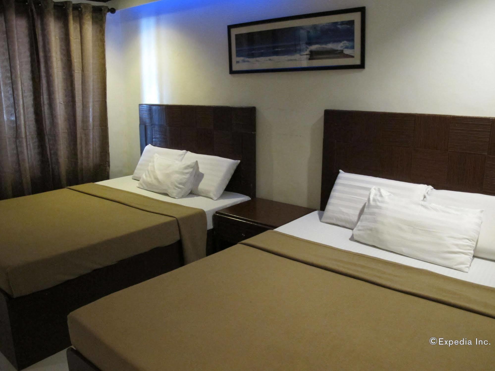 Bluefins Resort Lapu-Lapu City Bagian luar foto