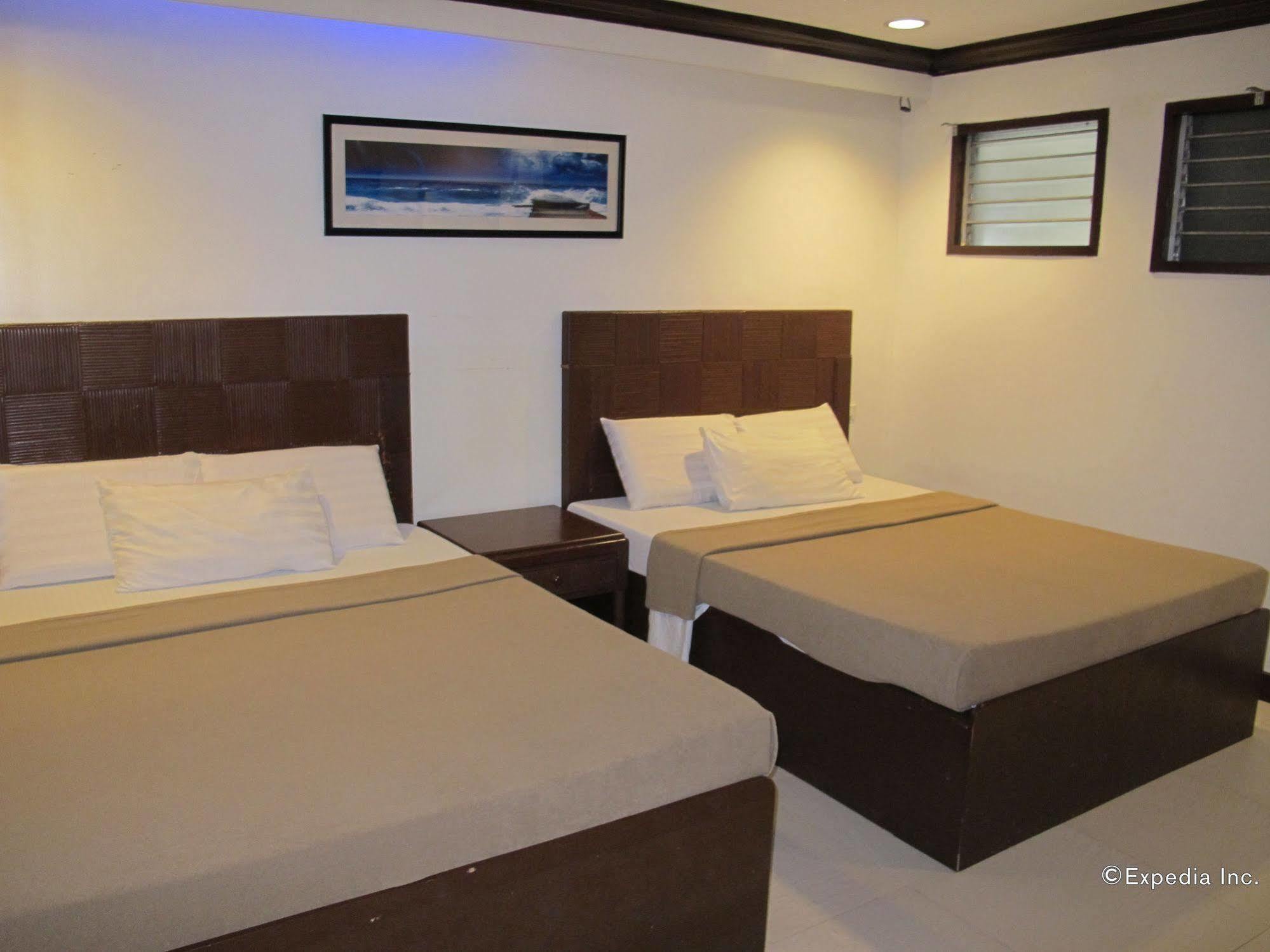 Bluefins Resort Lapu-Lapu City Bagian luar foto