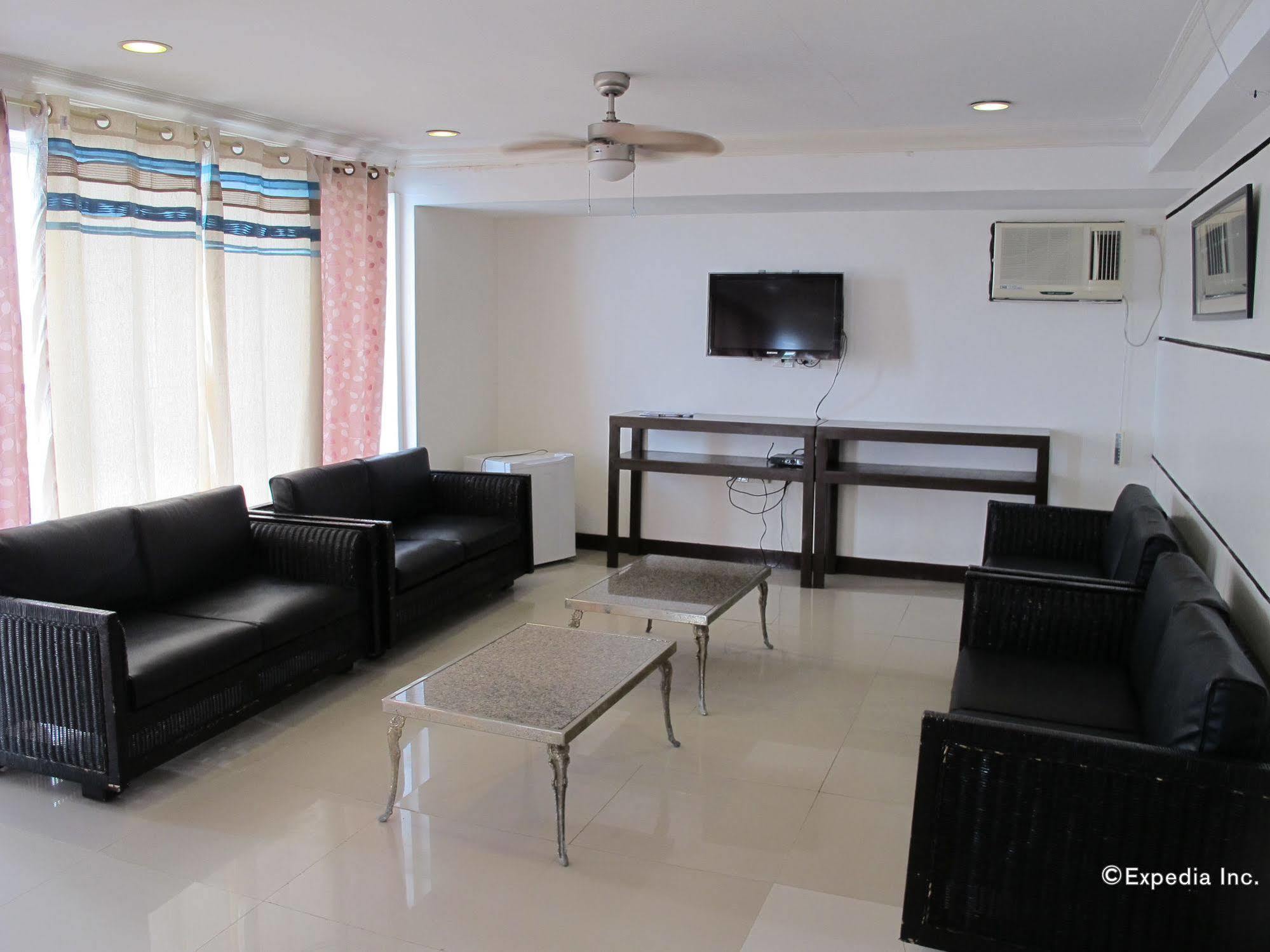 Bluefins Resort Lapu-Lapu City Bagian luar foto