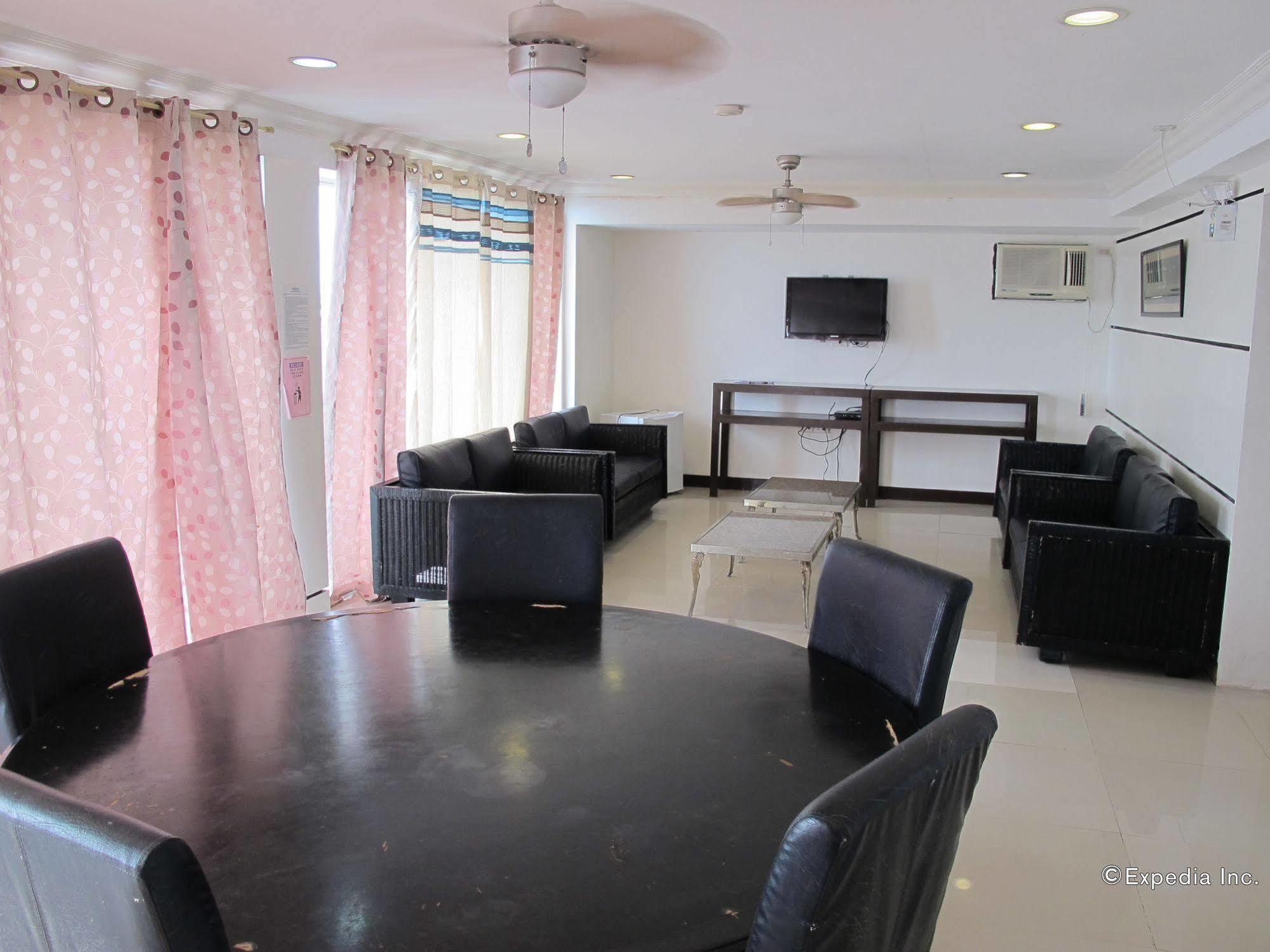 Bluefins Resort Lapu-Lapu City Bagian luar foto