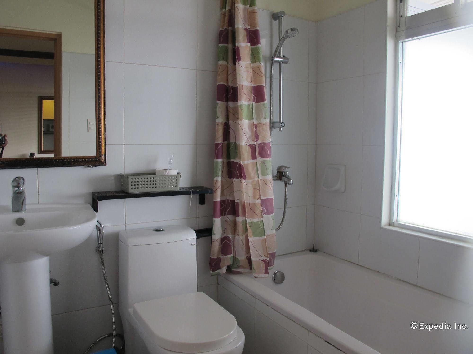 Bluefins Resort Lapu-Lapu City Bagian luar foto