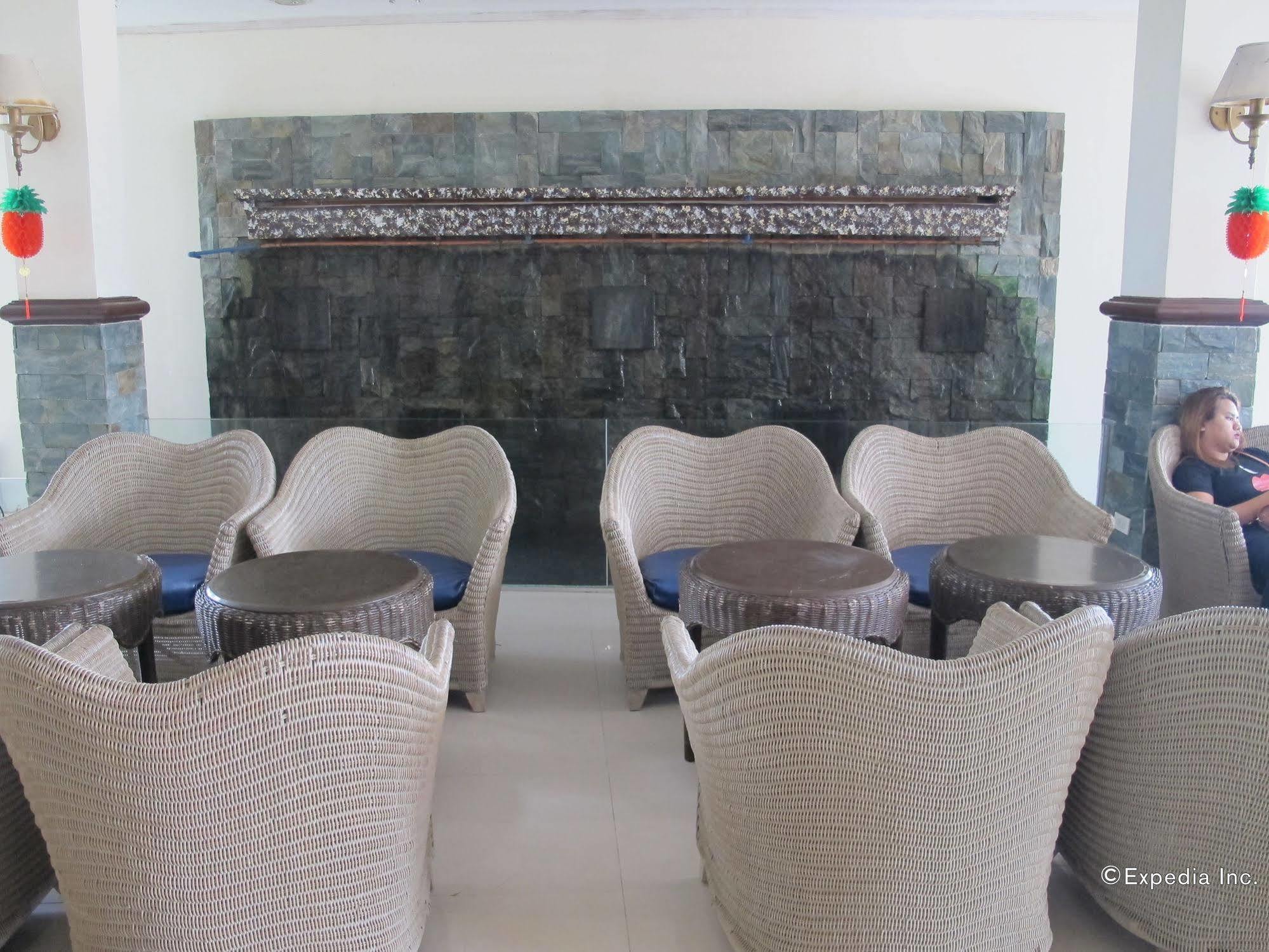 Bluefins Resort Lapu-Lapu City Bagian luar foto
