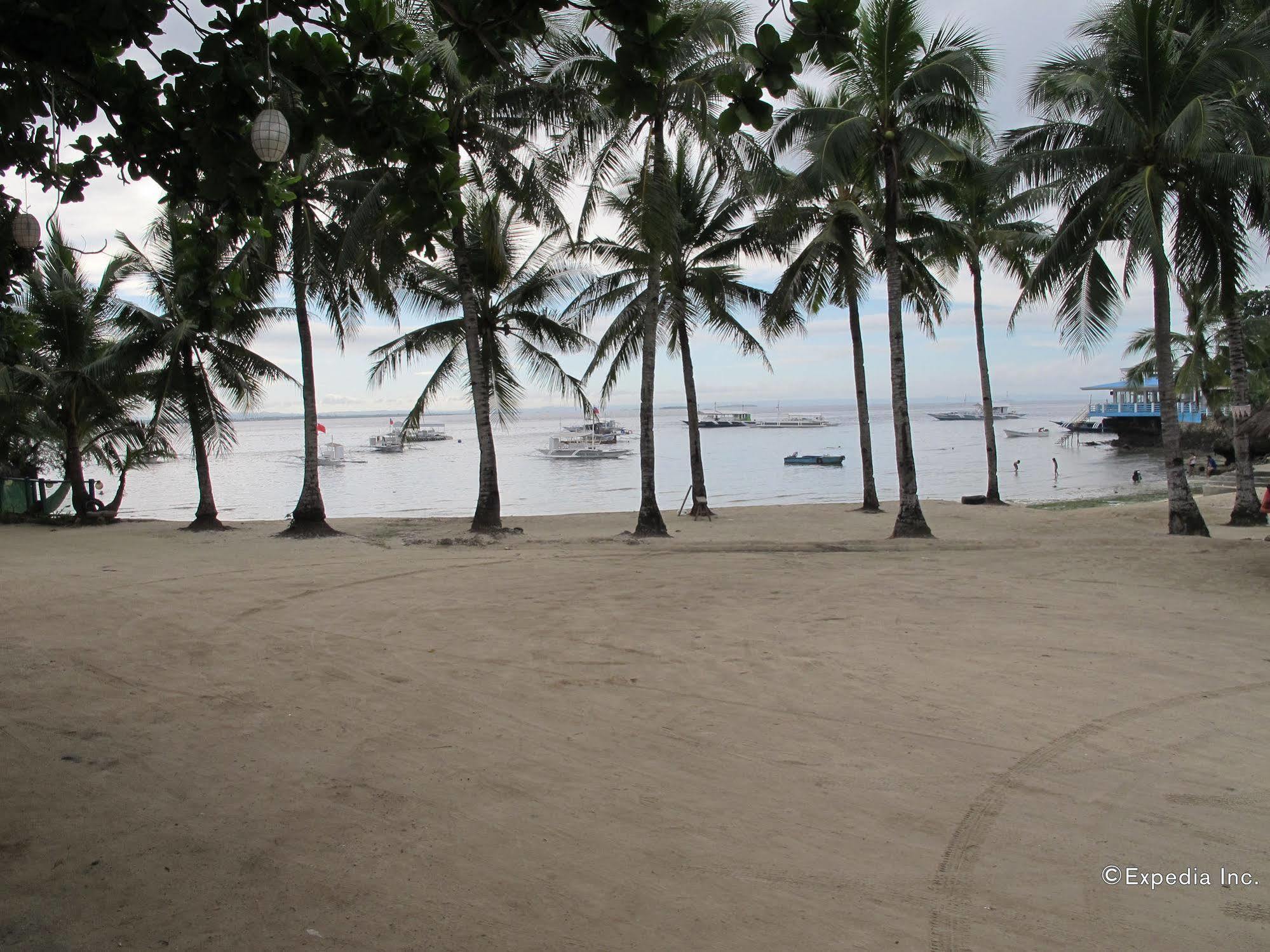 Bluefins Resort Lapu-Lapu City Bagian luar foto