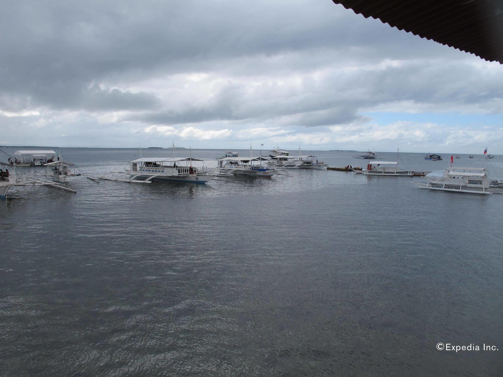 Bluefins Resort Lapu-Lapu City Bagian luar foto